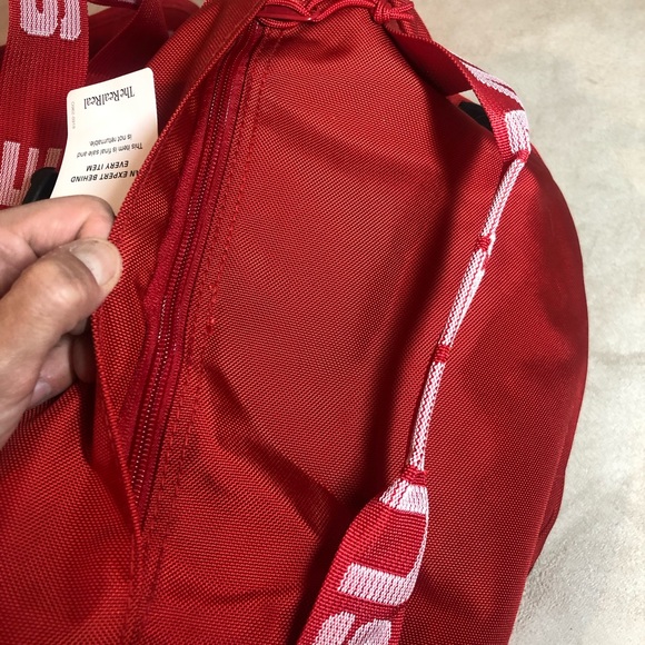 SOLD! Auth Supreme 2018 Duffle NWT - Picture 3 of 8